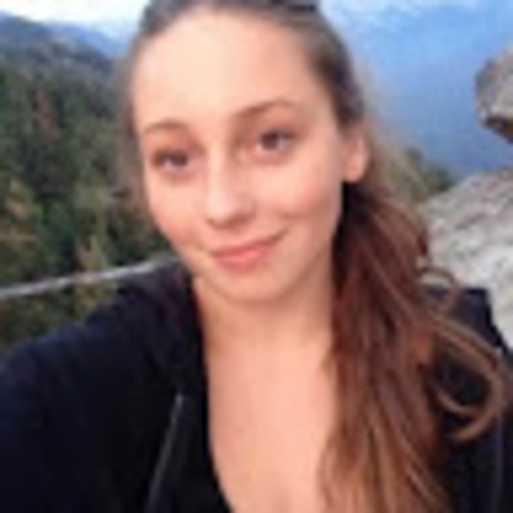 Meet your Posher, Lesley - Picture 1 of 1